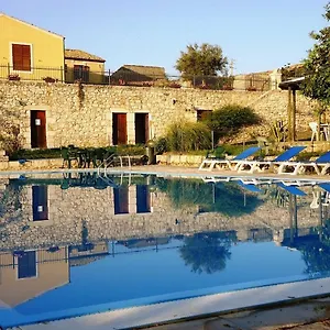 https://tenuta-margitello.sicilyhotelsitaly.net
